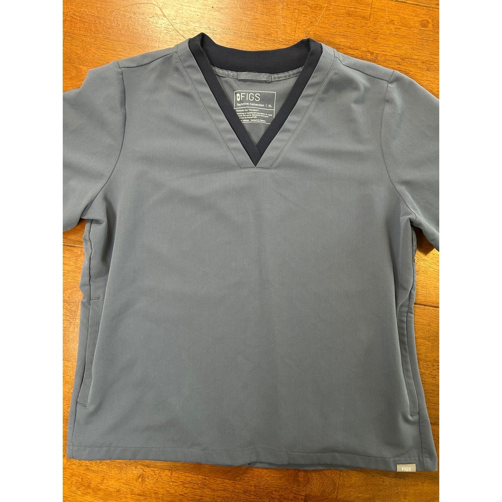 FIGS Technical Collection Scrub Top Womens XL Blue V-Neck Short Sleeve Pocket